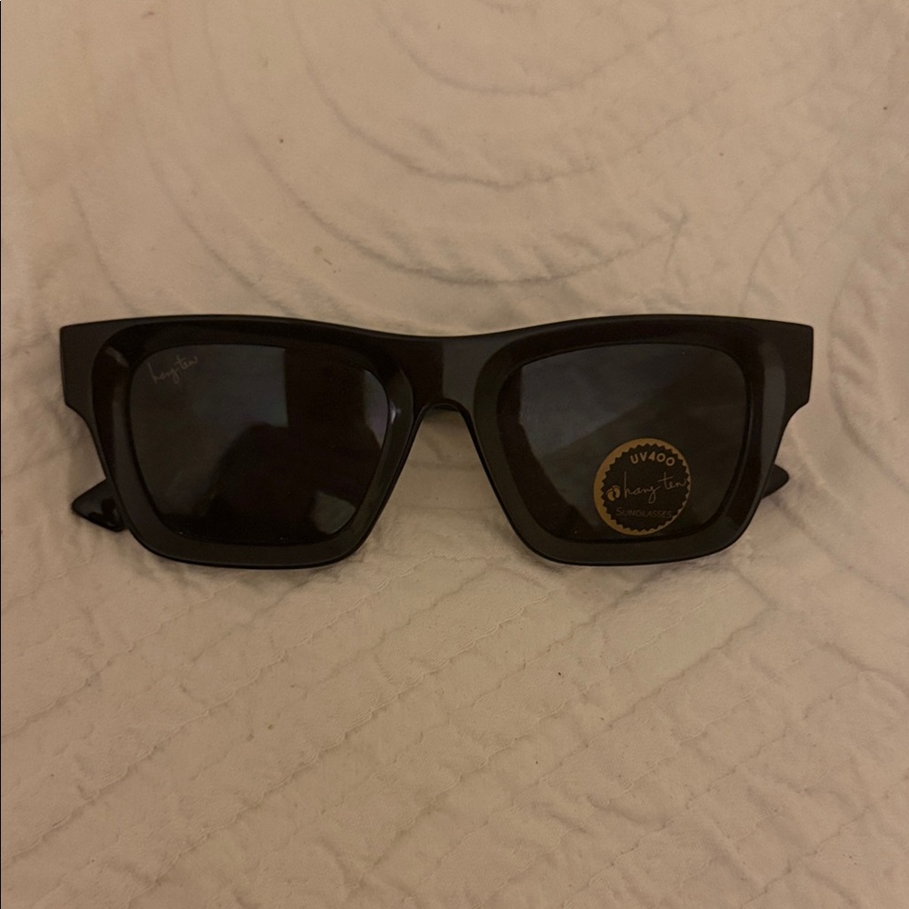 Hang Ten sunglasses